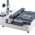 Table à mouvements croisés pour microscopes