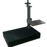 Photo du TL2 - Support à colonne pour rugosimètre portable