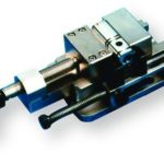 Etau avec système de maintien de l'échantillon tronçonné